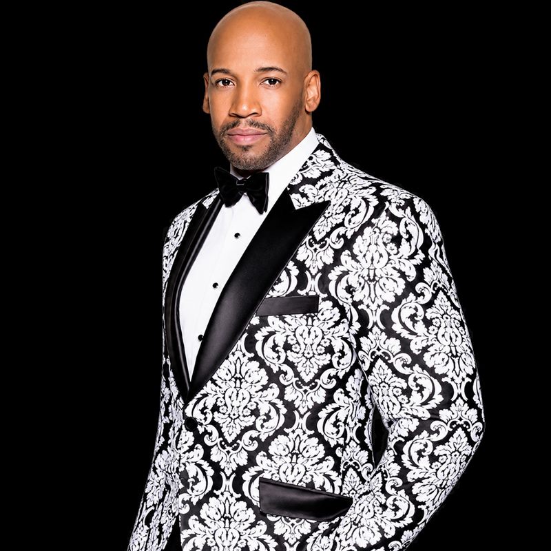 Antonio Edwards performing